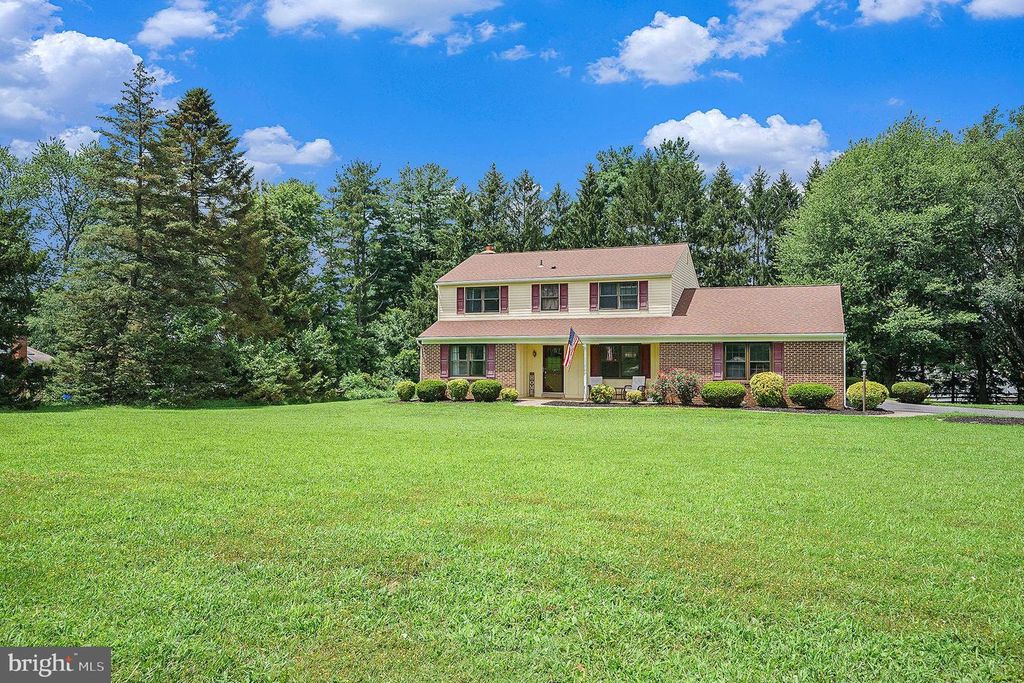 73 SAINT JOHNS DR, Glen Mills, PA 19342
