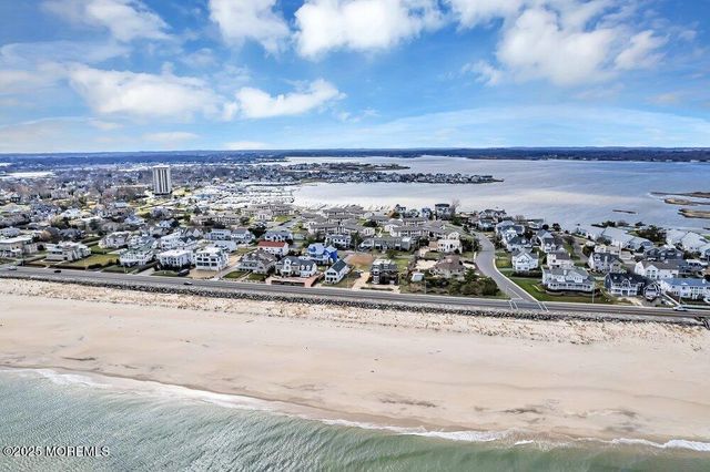 113 Wharfside Drive, Monmouth Beach, NJ 07750