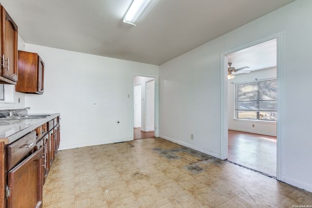 2207 Bronte, San Antonio, TX 78207