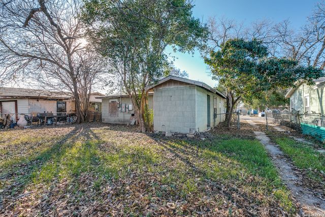 2207 Bronte, San Antonio, TX 78207