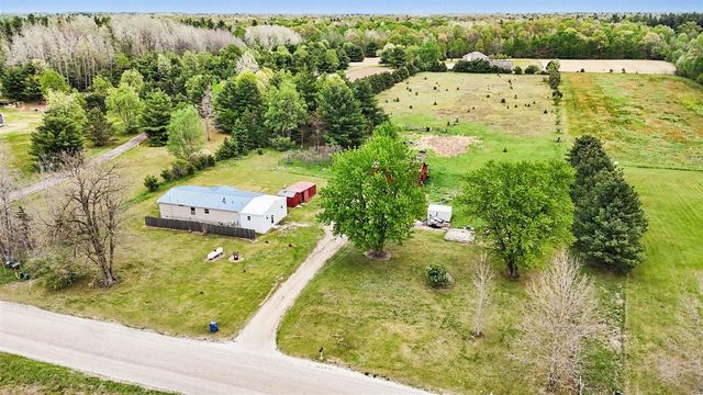 10812 Henkel Road, Morley, MI 49336