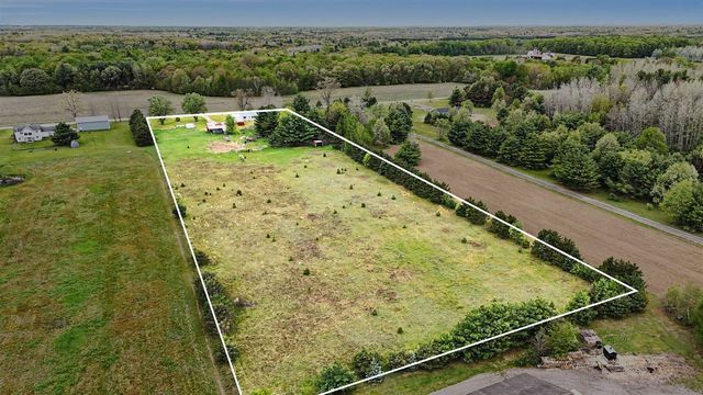 10812 Henkel Road, Morley, MI 49336
