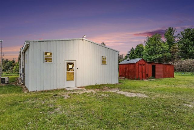10812 Henkel Road, Morley, MI 49336