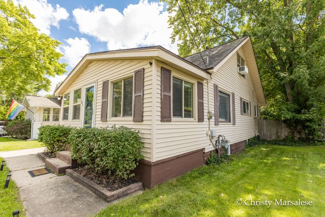 120 34th Street Se, City Of Wyoming, MI 49548