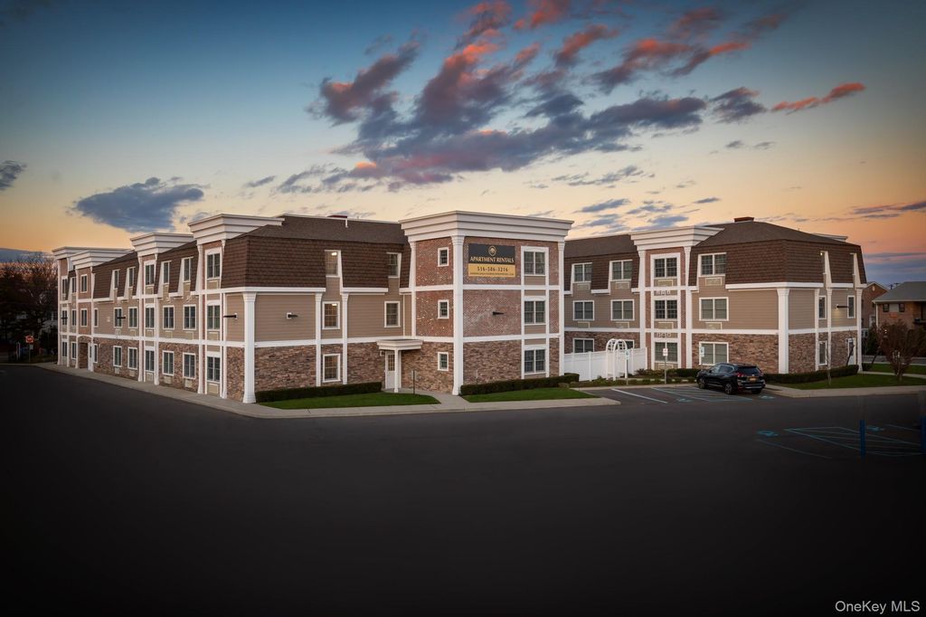 190 Fulton Street E105, Farmingdale, NY 11735