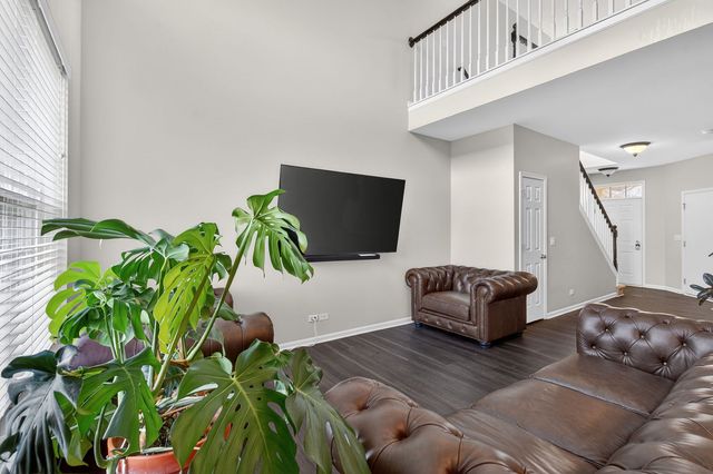 2263 Gallant Fox Circle, Montgomery, IL 60538