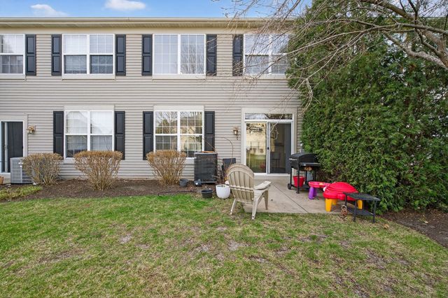 2263 Gallant Fox Circle, Montgomery, IL 60538