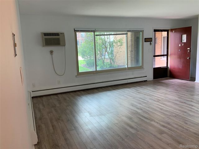 2859 E Maple Road 3, Birmingham, MI 48009