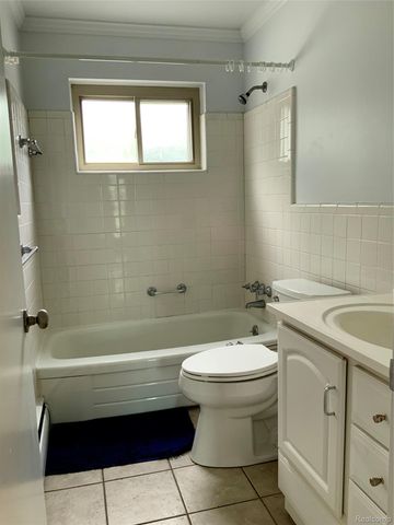 2859 E Maple Road 3, Birmingham, MI 48009