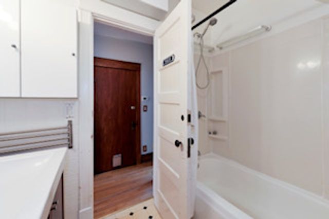 1121 S East Avenue 2, Oak Park, IL 60304