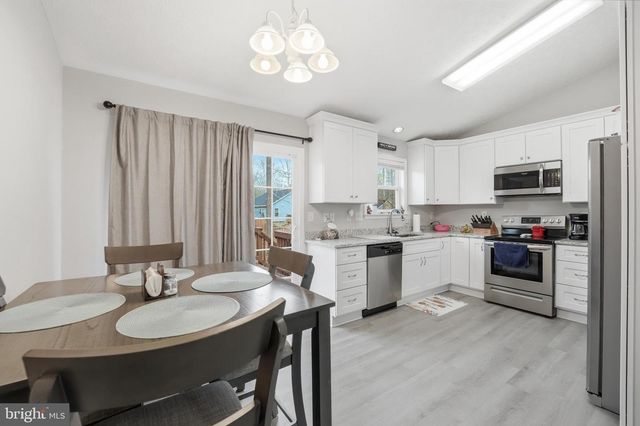 219 HOLLYSIDE DR, Ruther Glen, VA 22546