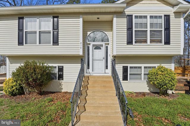 219 HOLLYSIDE DR, Ruther Glen, VA 22546