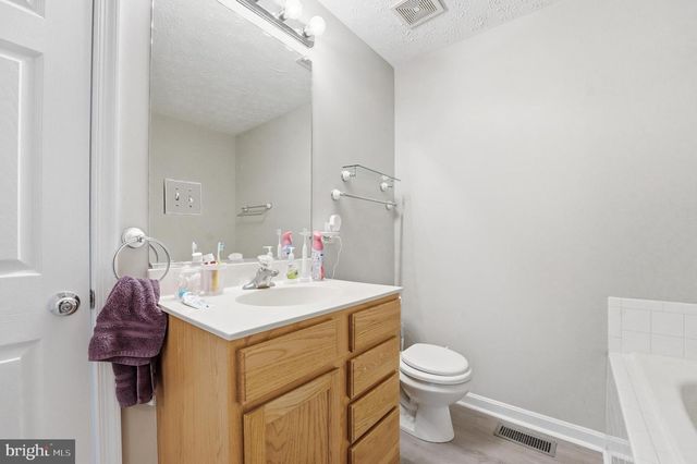 219 HOLLYSIDE DR, Ruther Glen, VA 22546