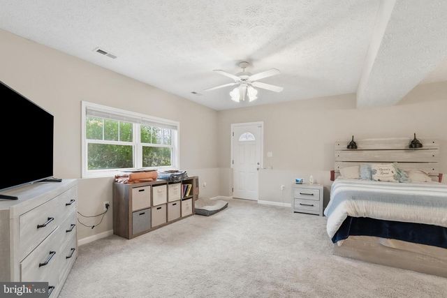 219 HOLLYSIDE DR, Ruther Glen, VA 22546