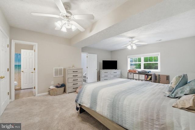 219 HOLLYSIDE DR, Ruther Glen, VA 22546