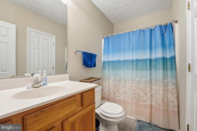 219 HOLLYSIDE DR, Ruther Glen, VA 22546