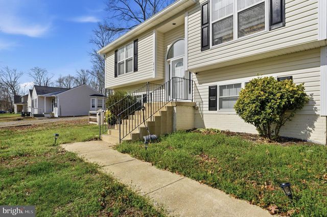 219 HOLLYSIDE DR, Ruther Glen, VA 22546