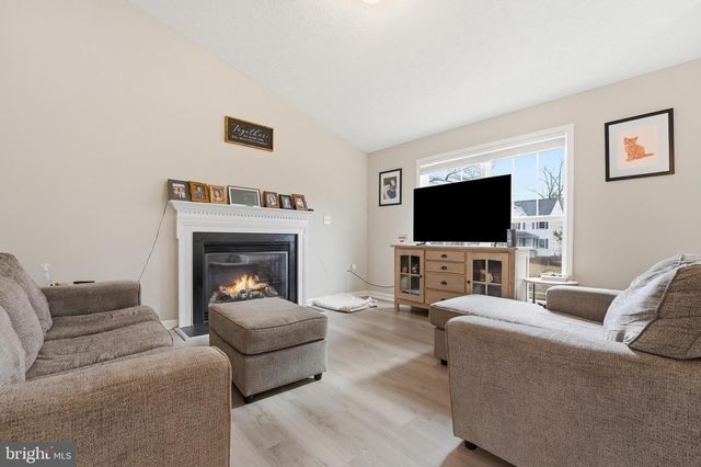 219 HOLLYSIDE DR, Ruther Glen, VA 22546