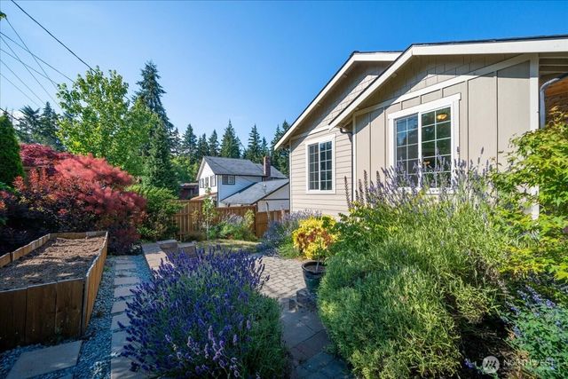 1229 SE Camano Drive, Camano Island, WA 98282