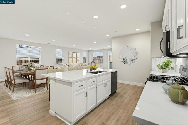 5609 Majestic Oak Way, Antioch, CA 94531