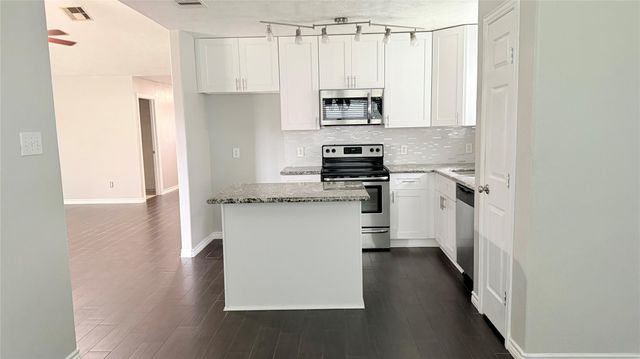 2617 Redfish Drive, Texas City, TX 77591