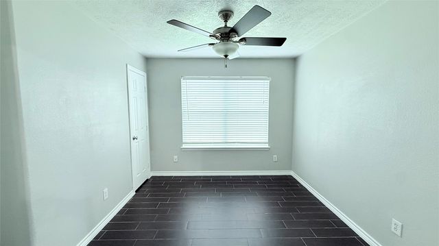 2617 Redfish Drive, Texas City, TX 77591