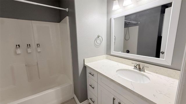 2617 Redfish Drive, Texas City, TX 77591