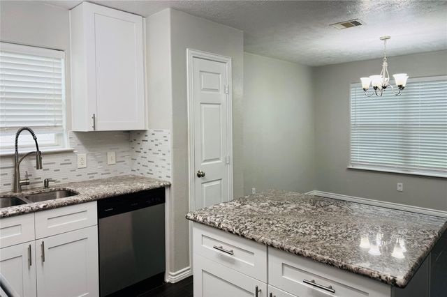 2617 Redfish Drive, Texas City, TX 77591