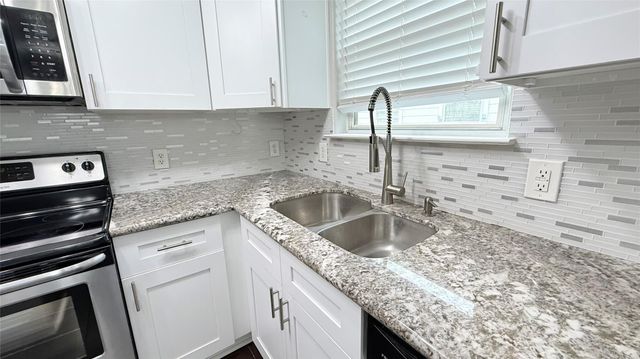 2617 Redfish Drive, Texas City, TX 77591