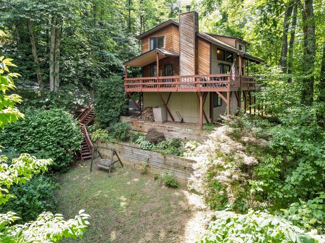 1672 Summit Drive, Maggie Valley, NC 28751