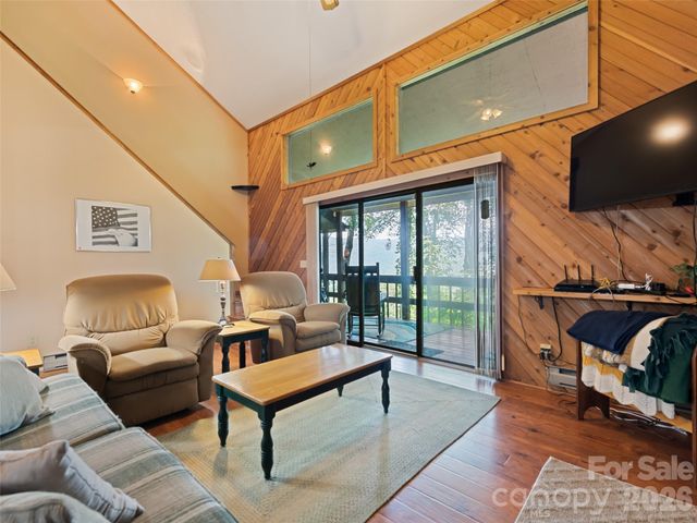 1672 Summit Drive, Maggie Valley, NC 28751