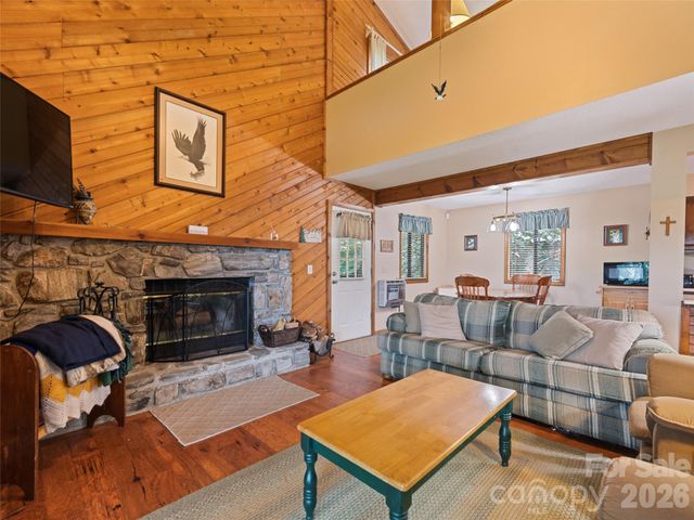 1672 Summit Drive, Maggie Valley, NC 28751