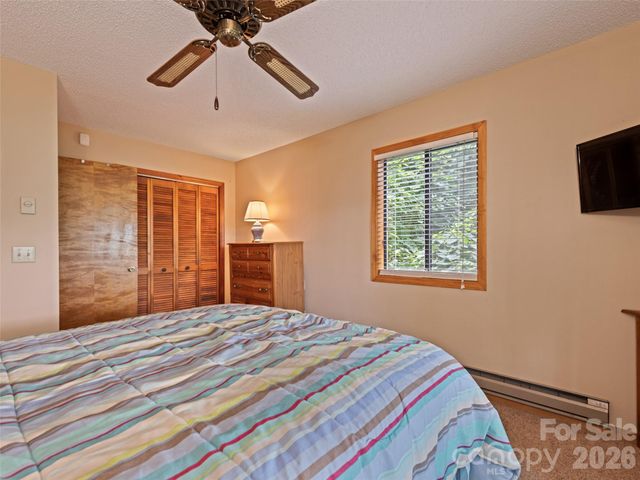 1672 Summit Drive, Maggie Valley, NC 28751