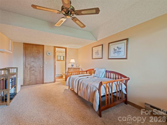 1672 Summit Drive, Maggie Valley, NC 28751