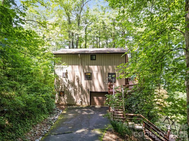 1672 Summit Drive, Maggie Valley, NC 28751