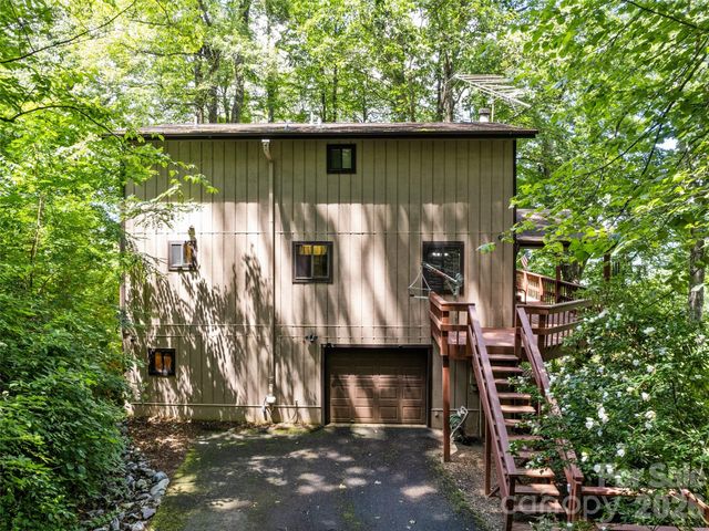 1672 Summit Drive, Maggie Valley, NC 28751