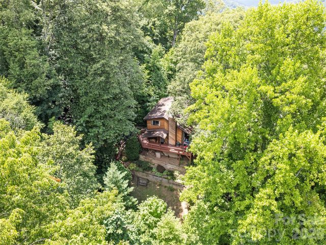 1672 Summit Drive, Maggie Valley, NC 28751