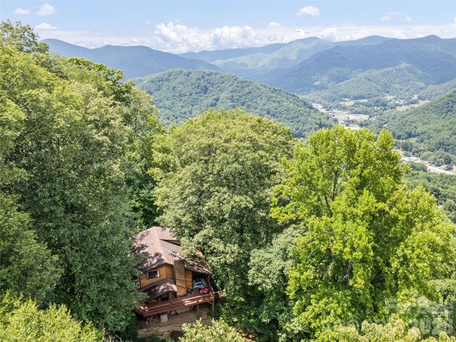 1672 Summit Drive, Maggie Valley, NC 28751