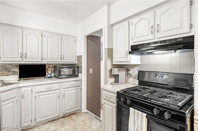 3710 W Pleasant Valley Road, Parma, OH 44134