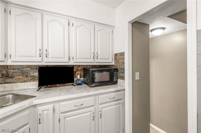3710 W Pleasant Valley Road, Parma, OH 44134