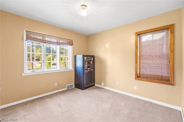 3710 W Pleasant Valley Road, Parma, OH 44134