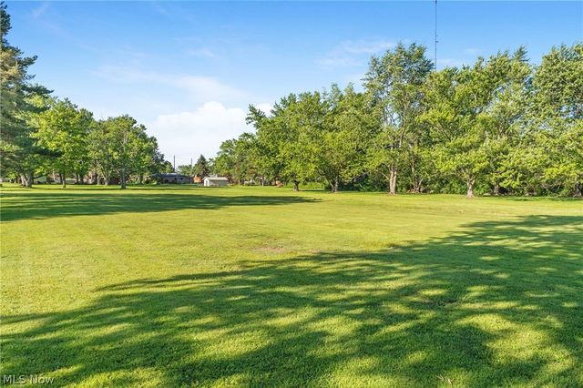 3710 W Pleasant Valley Road, Parma, OH 44134