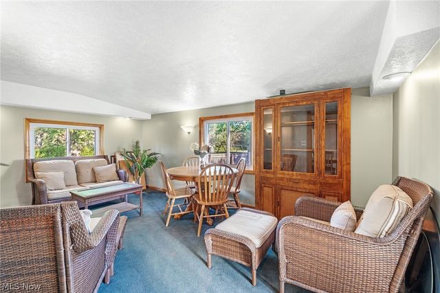 3710 W Pleasant Valley Road, Parma, OH 44134
