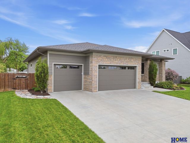 6141 S 97th Street, Lincoln, NE 68520