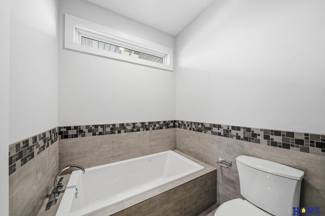 6141 S 97th Street, Lincoln, NE 68520