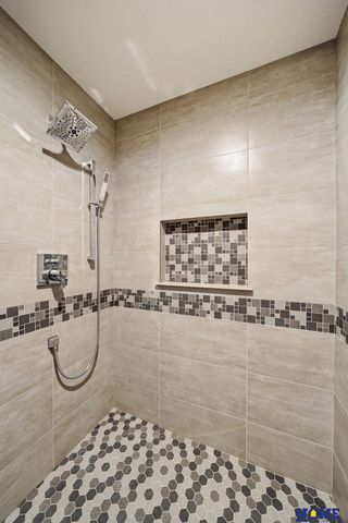 6141 S 97th Street, Lincoln, NE 68520