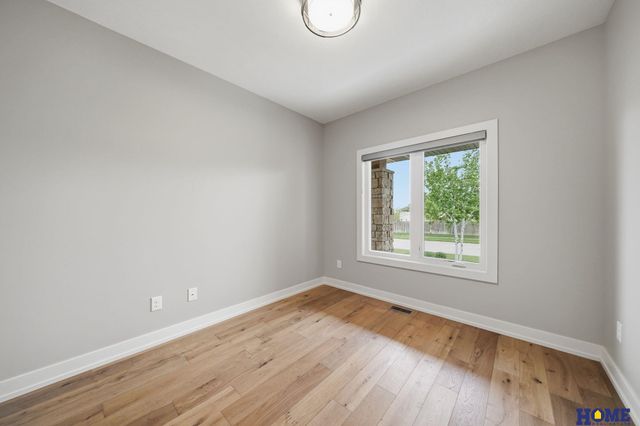 6141 S 97th Street, Lincoln, NE 68520