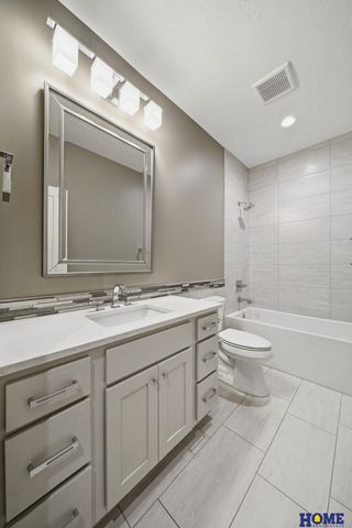 6141 S 97th Street, Lincoln, NE 68520