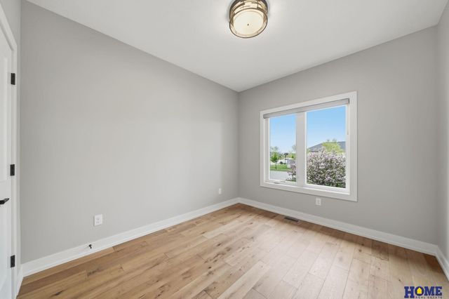 6141 S 97th Street, Lincoln, NE 68520