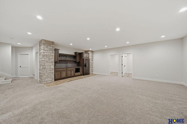 6141 S 97th Street, Lincoln, NE 68520